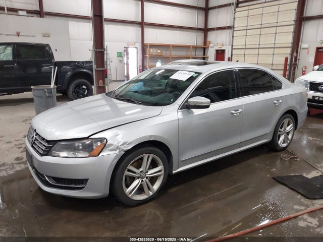 Volkswagen Passat 2014 1VWBN7A31EC115270 Image 2
