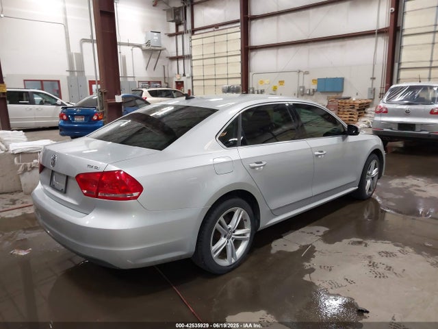 Volkswagen Passat 2014 1VWBN7A31EC115270 Image 4