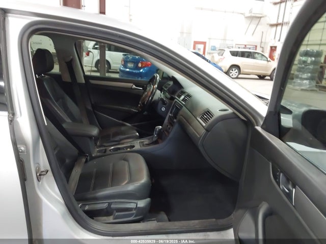 Volkswagen Passat 2014 1VWBN7A31EC115270 Image 5