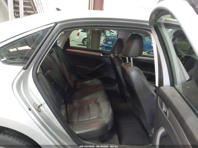 Volkswagen Passat 2014 1VWBN7A31EC115270 Image 8