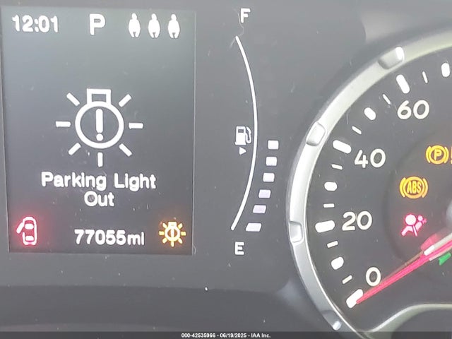 ZACNJABB3KPJ90555 Jeep Renegade