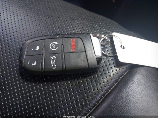 2019 CHRYSLER 300 2C3CCAEG1KH693602 Photo 10