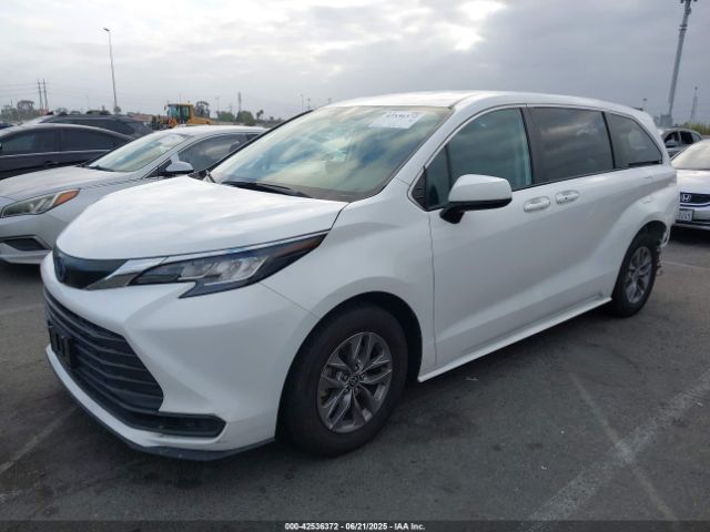 2022 TOYOTA SIENNA 5TDKRKEC9NS122406 Photo 1