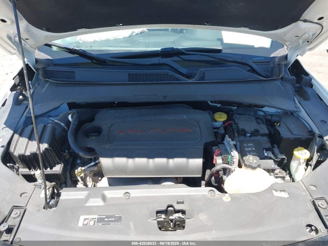 3C4NJCCB7JT410882 Jeep 2018