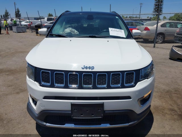 3C4NJCCB7JT410882 Jeep 2018