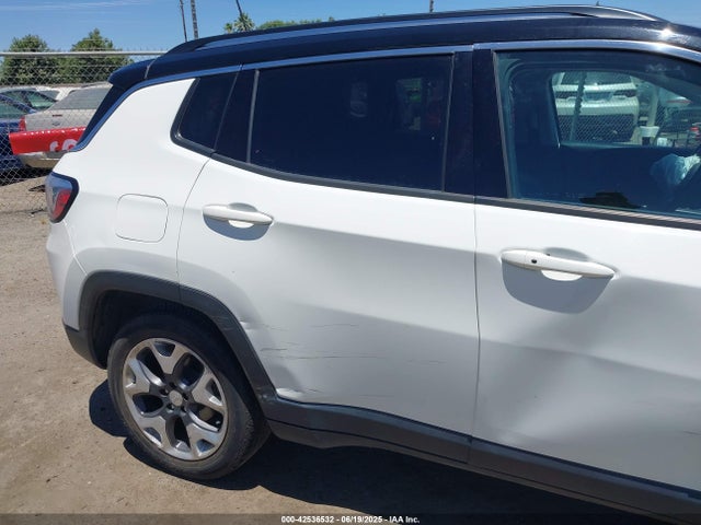 3C4NJCCB7JT410882 Jeep 2018
