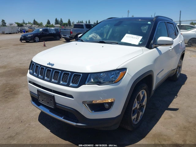 3C4NJCCB7JT410882 Jeep 2018