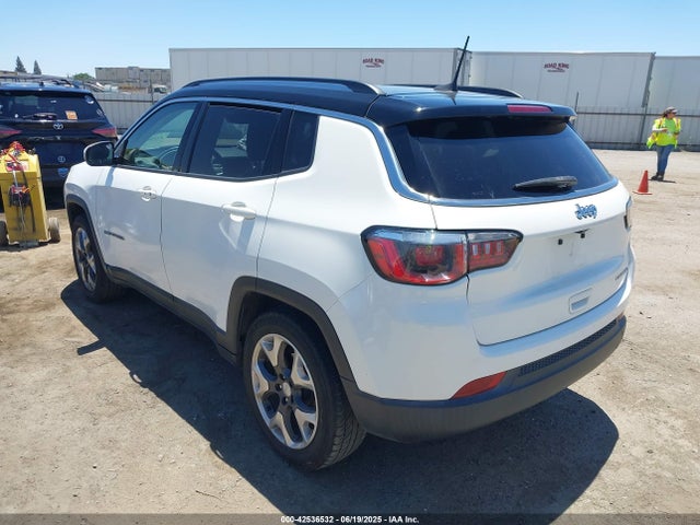 3C4NJCCB7JT410882 Jeep 2018
