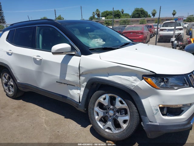3C4NJCCB7JT410882 Jeep 2018