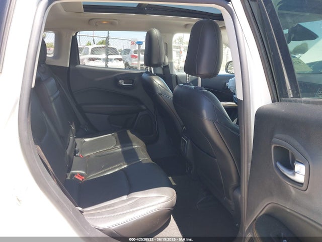 3C4NJCCB7JT410882 Jeep 2018