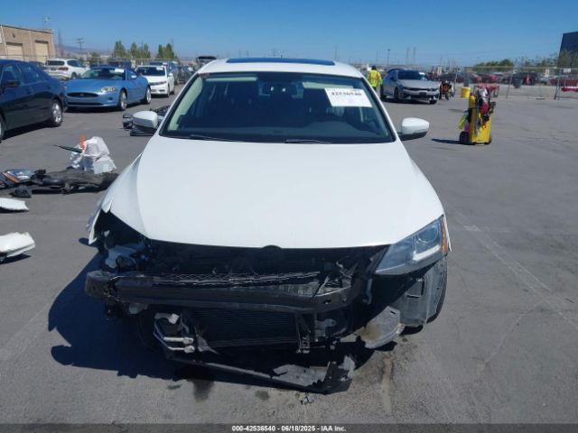 3VWL07AJ6FM302232 Volkswagen 2015