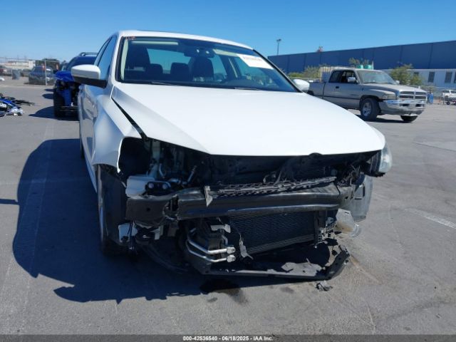 3VWL07AJ6FM302232 Volkswagen 2015