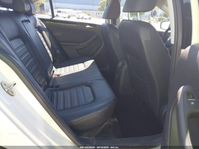 3VWL07AJ6FM302232 Volkswagen 2015