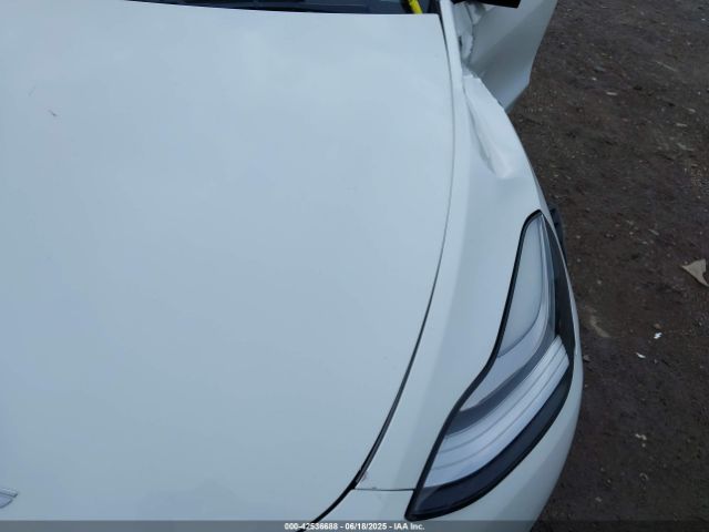 2021 TESLA MODEL Y 5YJYGDEE8MF068886 Photo 9