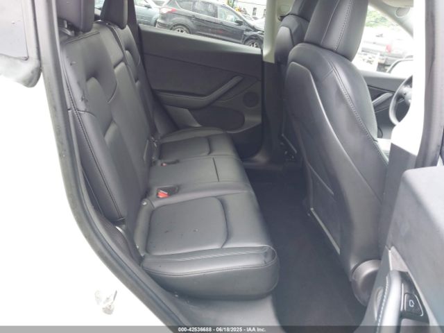 2021 TESLA MODEL Y 5YJYGDEE8MF068886 Photo 7