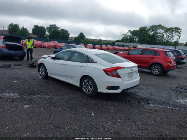 2018 HONDA CIVIC 2HGFC2F58JH589863 Photo 2