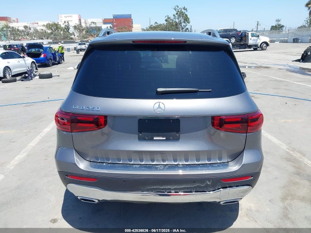 W1N4M4GB1SW416037 Mercedes-Benz m260