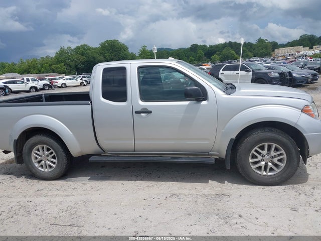 1N6AD0CW3GN766162 Nissan 2016