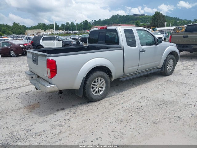 1N6AD0CW3GN766162 Nissan 2016