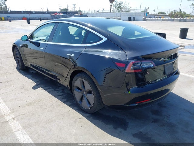 2019 TESLA MODEL 3 5YJ3E1EA7KF306638 Photo 2