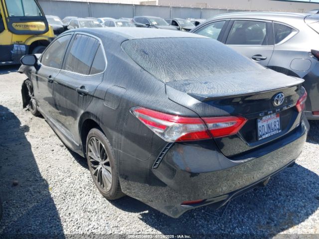 2018 TOYOTA CAMRY 4T1B11HK5JU607020 Photo 2