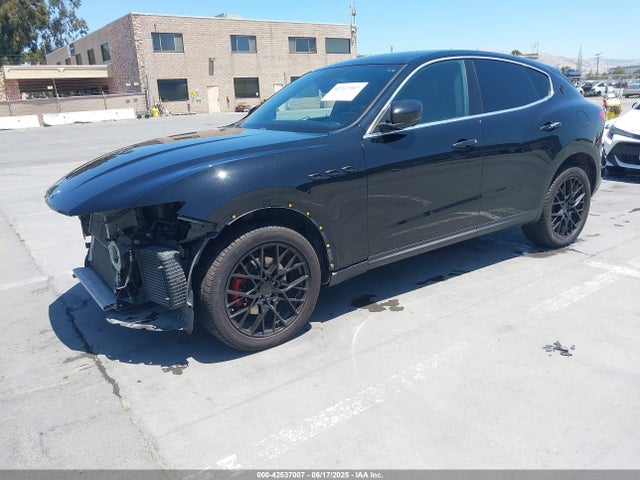 ZN661XUA5JX303642 Maserati m156d
