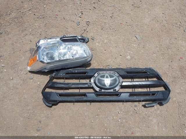 5TFAX5GN5KX158732 Toyota 2tr-fe