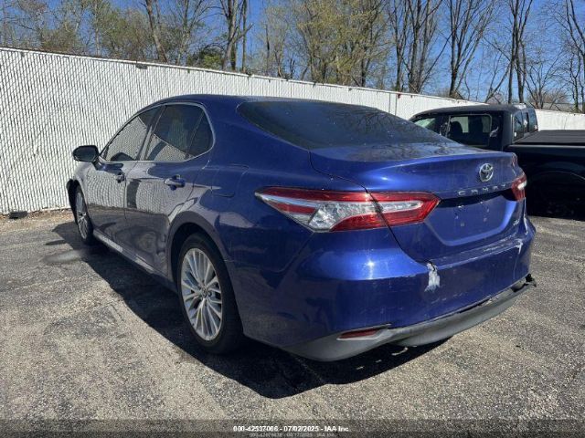 2018 TOYOTA CAMRY 4T1B11HK7JU572111 Photo 2