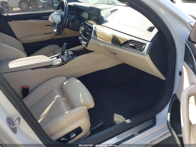 WBAJR3C08LCE08370 BMW 2020