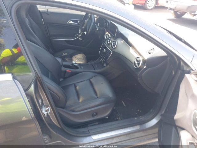 2014 MERCEDES-BENZ CLA 250 WDDSJ4EB4EN062413 Photo 4