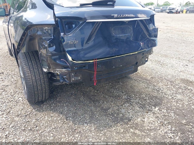 Продажа на аукционе авто 2019 Maserati Levante S Gransport, vin: ZN661YUS1KX325296, номер лота: 42537424