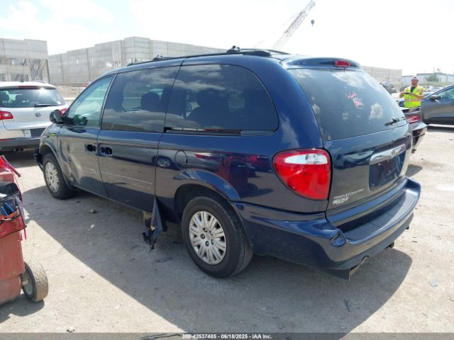 2005 CHRYSLER TOWN & COUNTRY 2C4GP44R05R299075 Photo 2