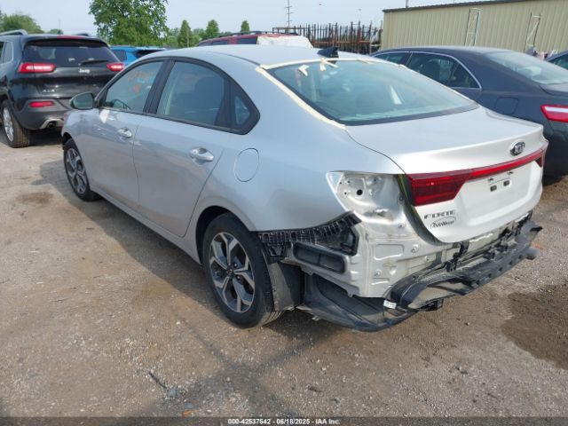 2021 KIA FORTE 3KPF24AD6ME377135 Photo 2