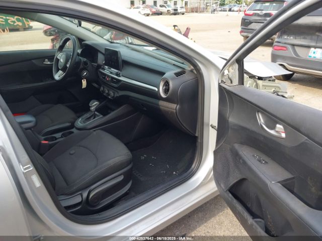 2021 KIA FORTE 3KPF24AD6ME377135 Photo 4