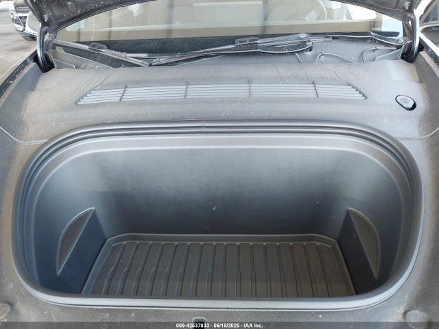 2024 TESLA MODEL Y 7SAYGDED9RF199553 Photo 9