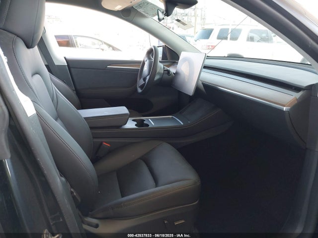 2024 TESLA MODEL Y 7SAYGDED9RF199553 Photo 4