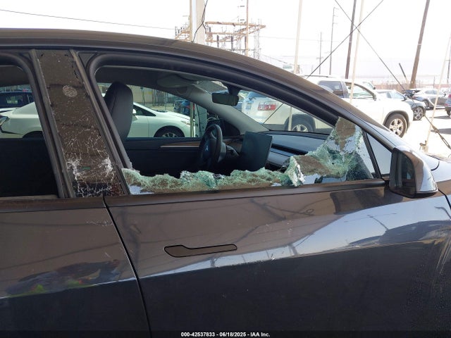 2024 TESLA MODEL Y 7SAYGDED9RF199553 Photo 5