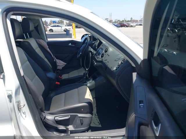 WVGRV7AX4HW502964 Volkswagen 2.0 tsi