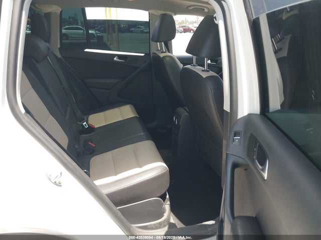 WVGRV7AX4HW502964 Volkswagen 2.0 tsi