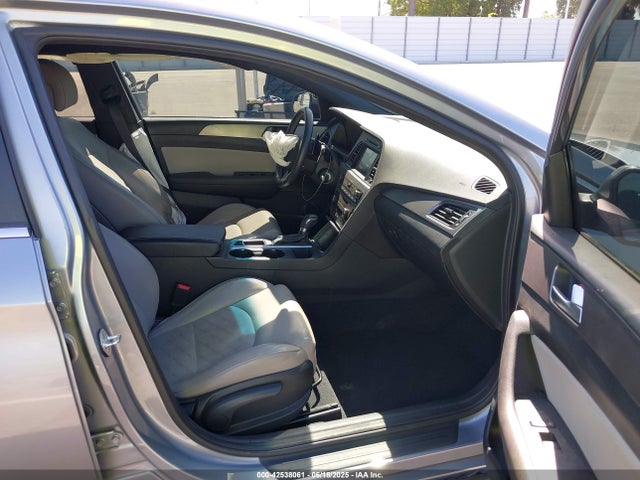 5NPE34AB0HH507340 Hyundai 2017