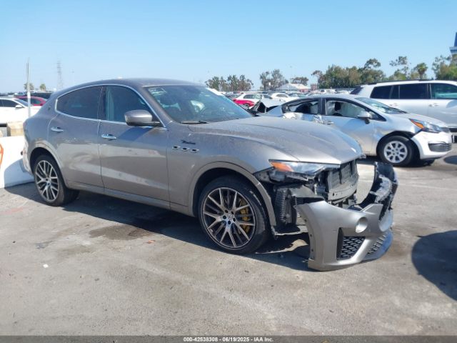 2022 MASERATI LEVANTE ZN661YUM5NX391713