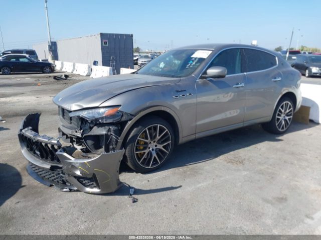 2022 MASERATI LEVANTE ZN661YUM5NX391713 Photo 1