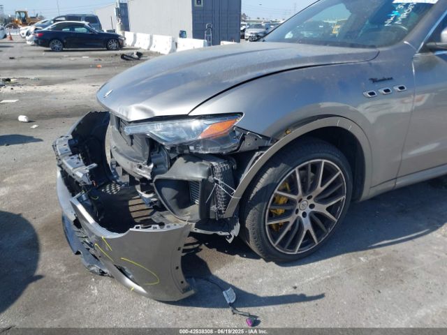 2022 MASERATI LEVANTE ZN661YUM5NX391713 Photo 5