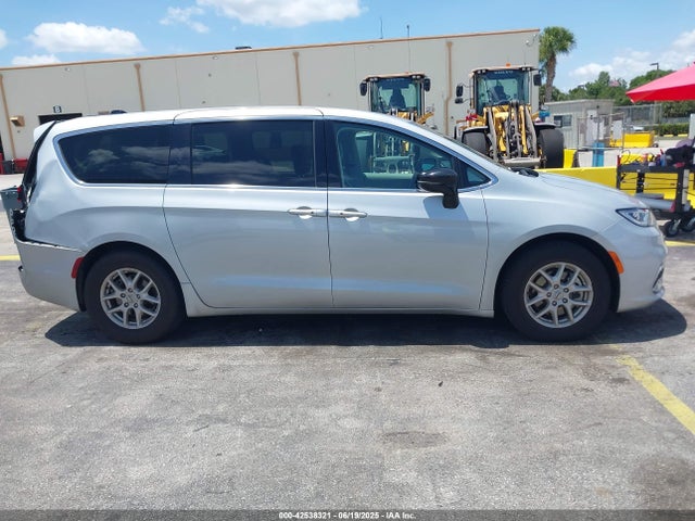 Продажа на аукционе авто 2024 Chrysler Pacifica Touring L, vin: 2C4RC1BG4RR125729, номер лота: 42538321
