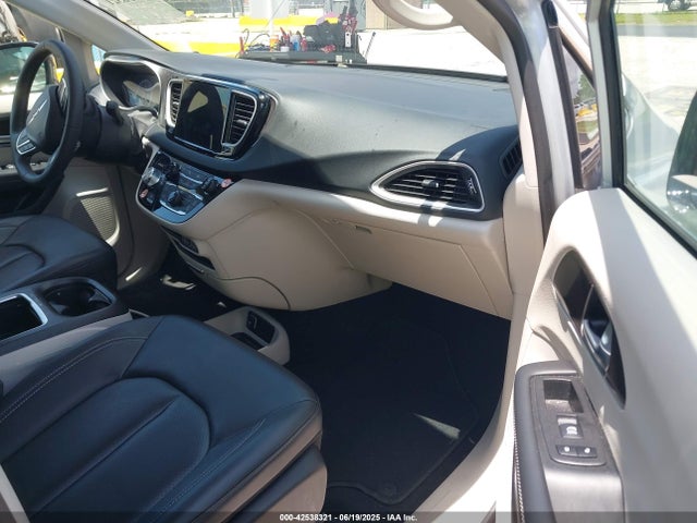 Продажа на аукционе авто 2024 Chrysler Pacifica Touring L, vin: 2C4RC1BG4RR125729, номер лота: 42538321