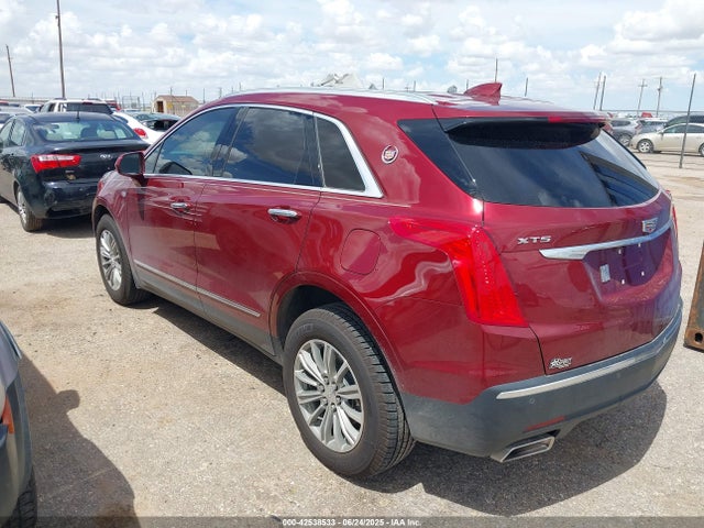 2018 CADILLAC XT5 1GYKNCRS3JZ240229 Photo 2