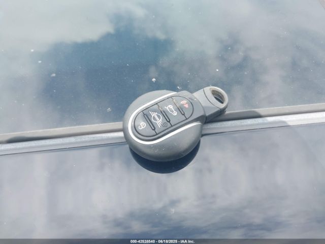 2020 MINI CLUBMAN WMWXJ1C03L2M11072 Photo 10