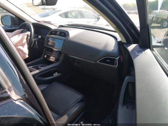 2018 JAGUAR F-PACE SADCL2EV0JA269491 Photo 4