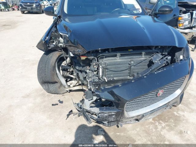 2018 JAGUAR F-PACE SADCL2EV0JA269491 Photo 5