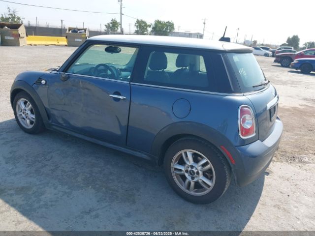 2011 MINI COOPER WMWSU3C52BT091518 Photo 2
